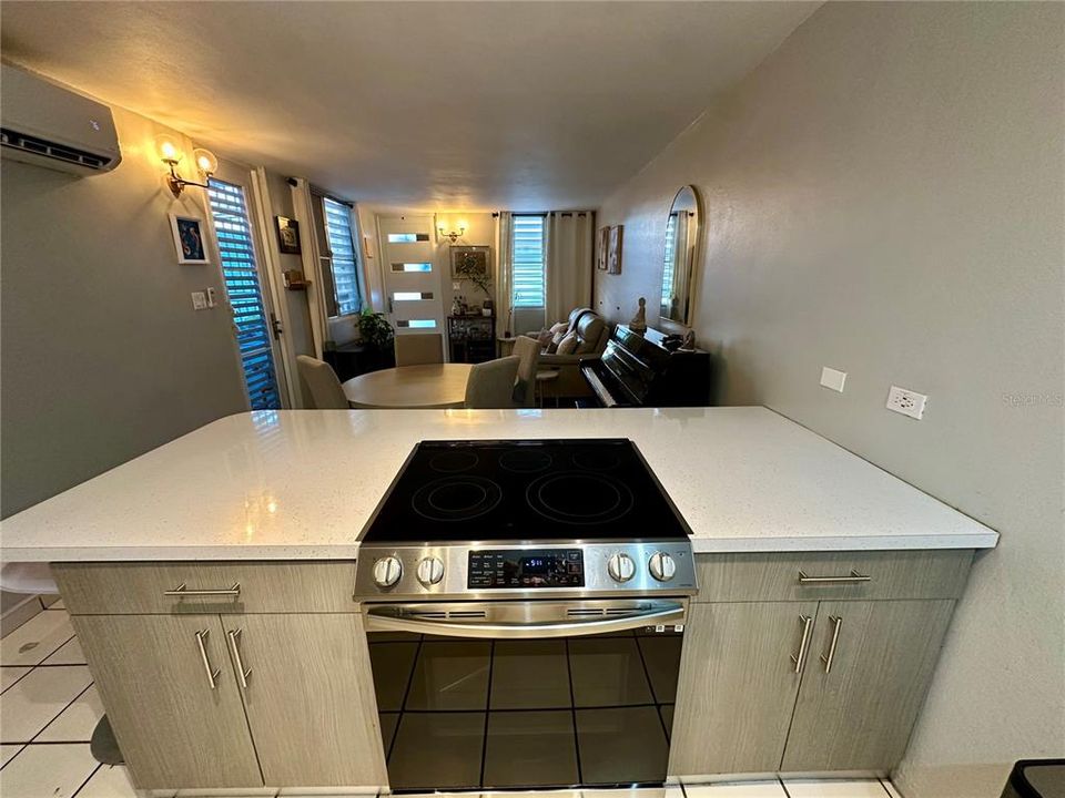 В аренду: $1,800 (3 спален, 1 ванн, 800 Квадратных фут)