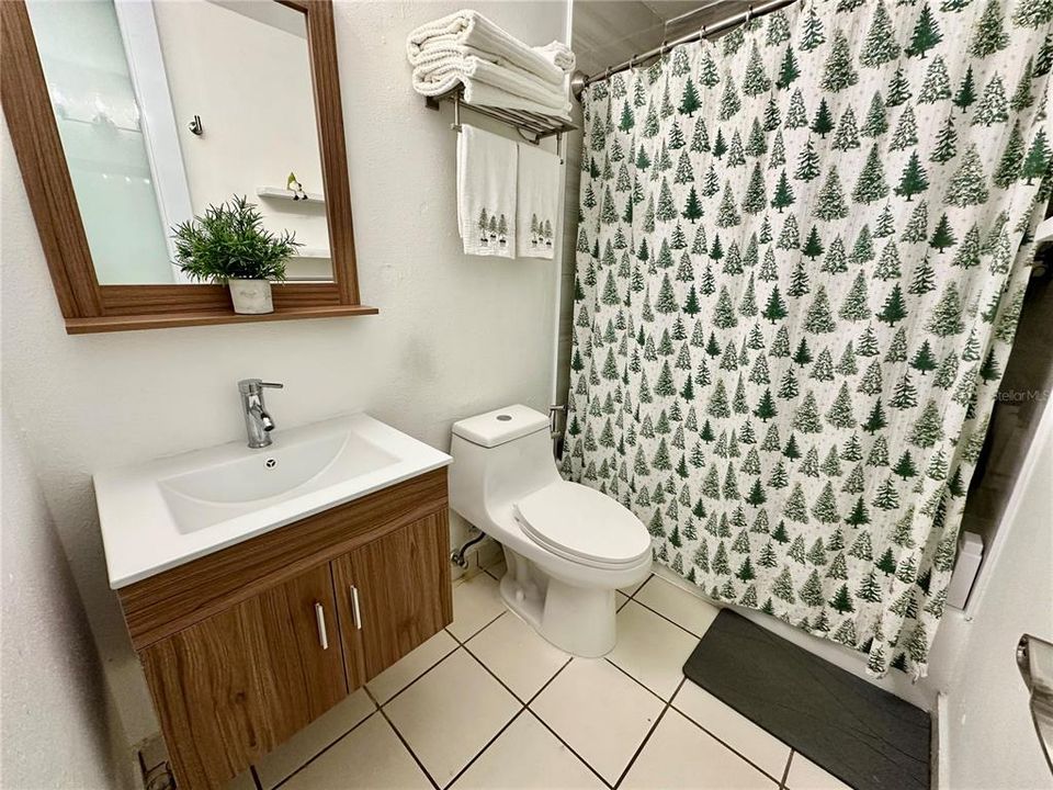 В аренду: $1,800 (3 спален, 1 ванн, 800 Квадратных фут)