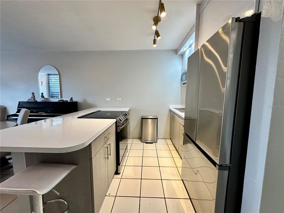 В аренду: $1,800 (3 спален, 1 ванн, 800 Квадратных фут)