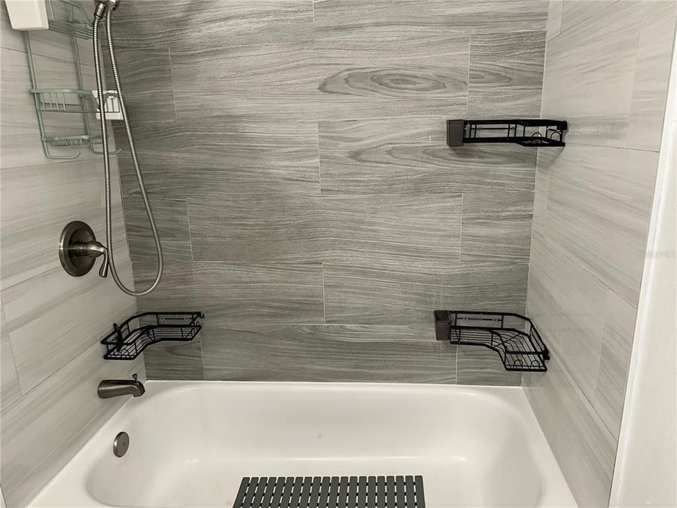 В аренду: $1,800 (3 спален, 1 ванн, 800 Квадратных фут)