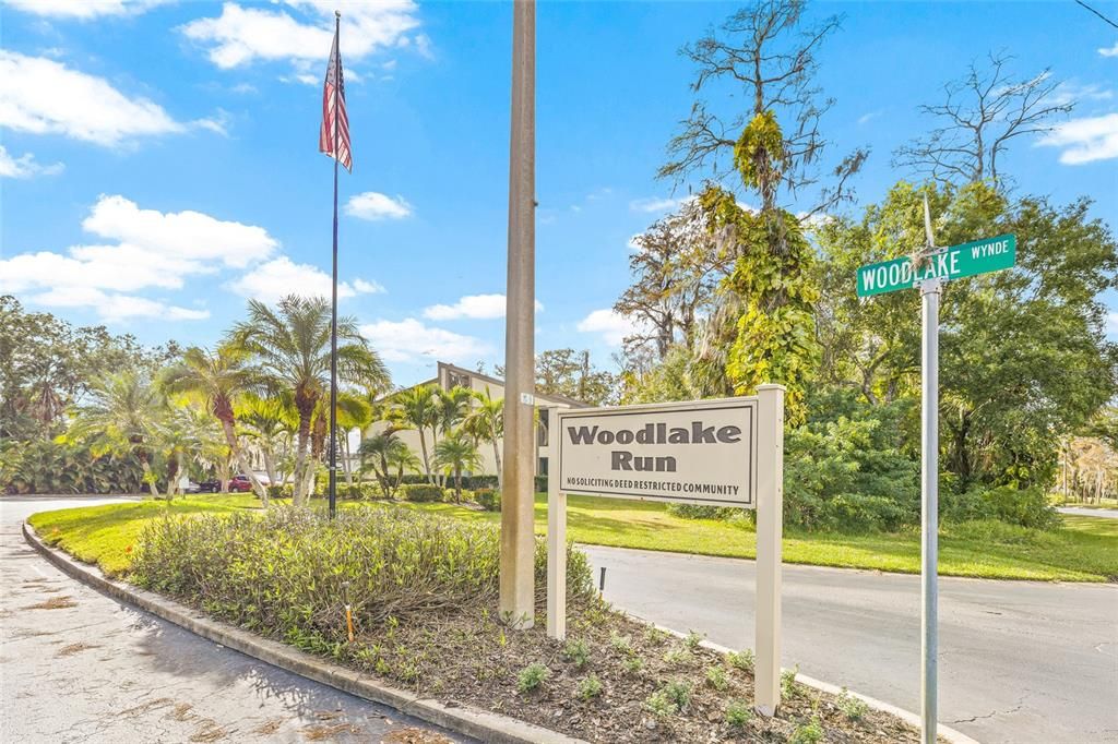 For Sale: $210,000 (2 beds, 2 baths, 888 Square Feet)