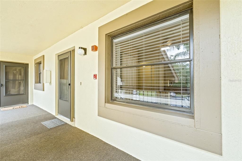 For Sale: $210,000 (2 beds, 2 baths, 888 Square Feet)