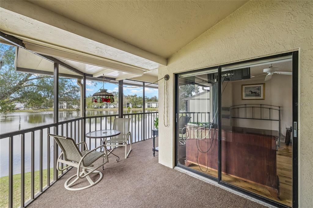 For Sale: $210,000 (2 beds, 2 baths, 888 Square Feet)