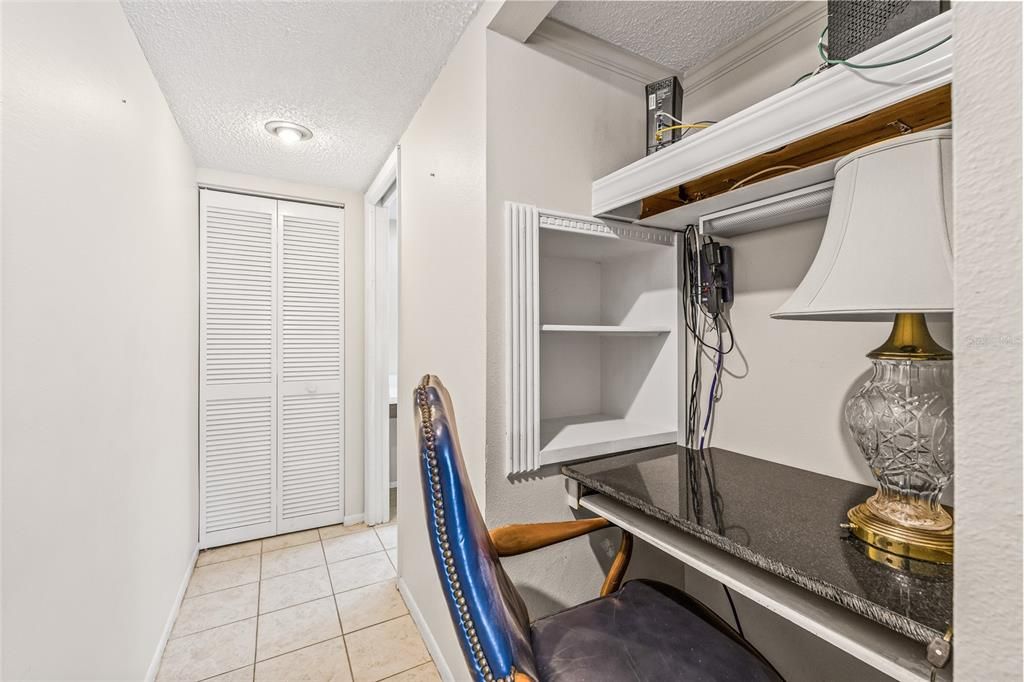 На продажу: $199,000 (2 спален, 2 ванн, 888 Квадратных фут)