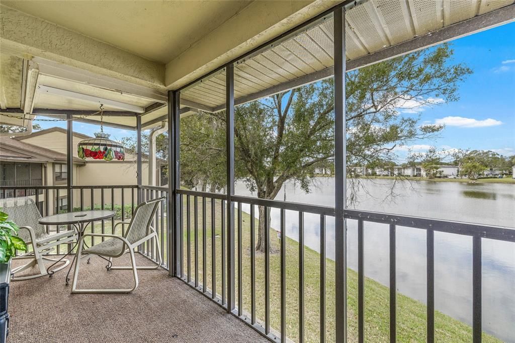 For Sale: $210,000 (2 beds, 2 baths, 888 Square Feet)