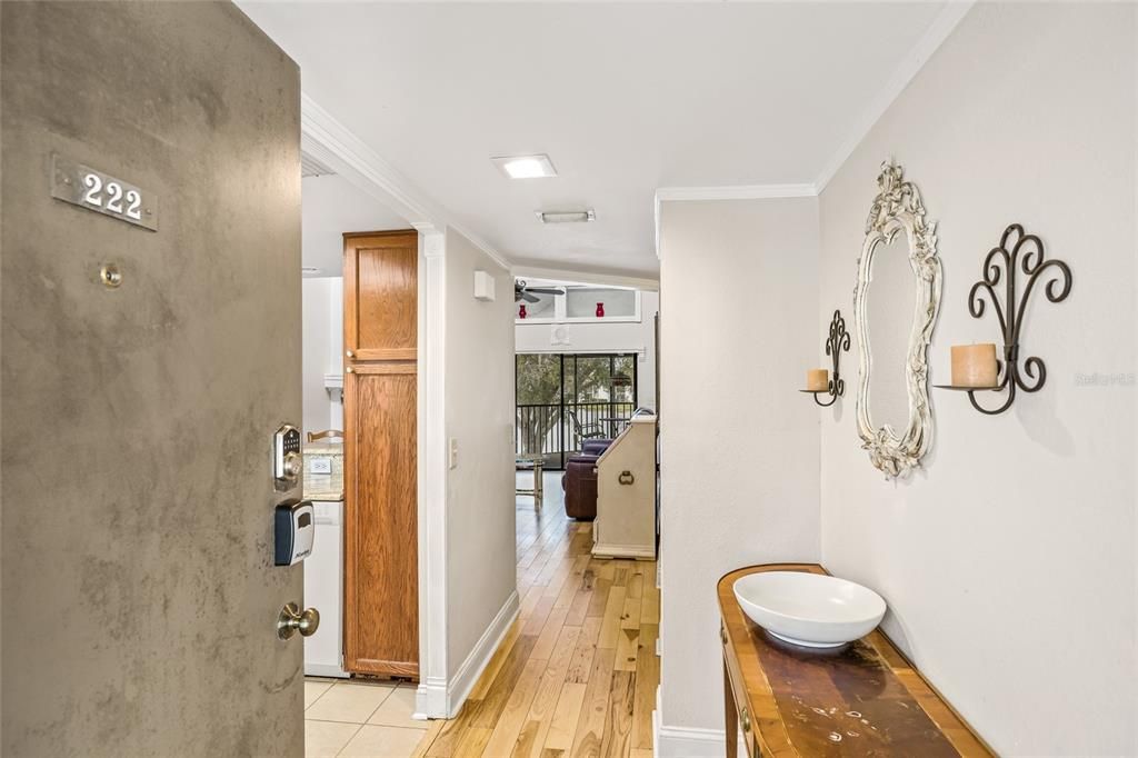 For Sale: $210,000 (2 beds, 2 baths, 888 Square Feet)