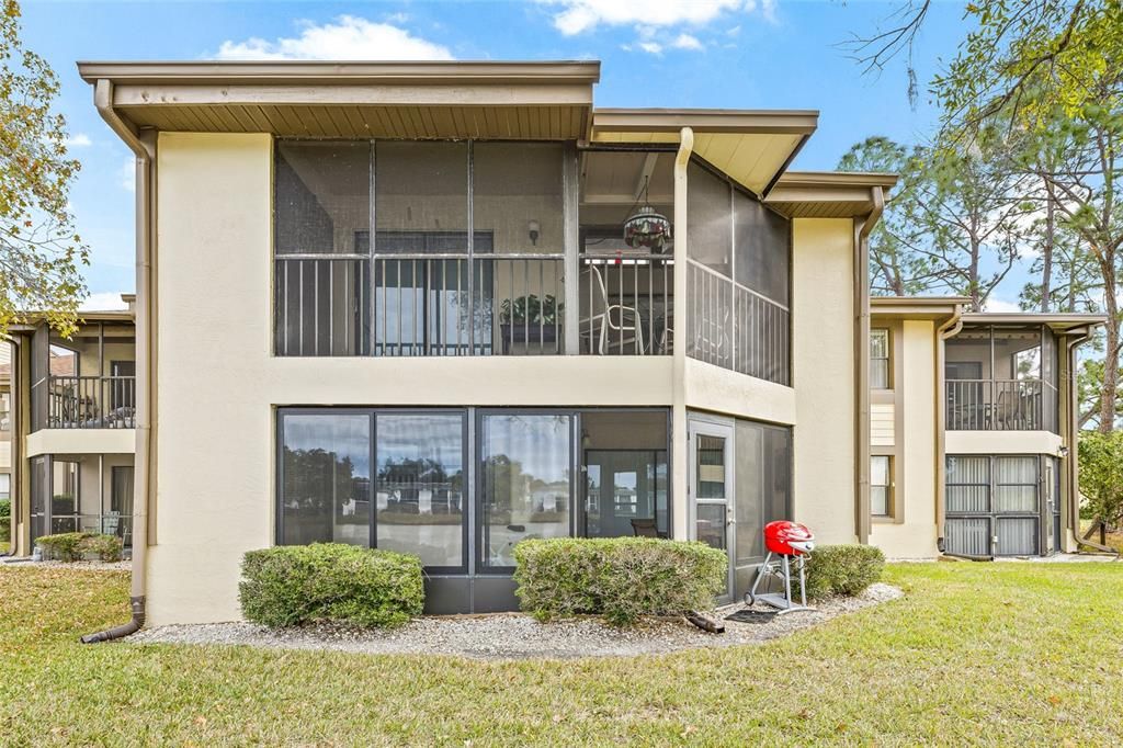 For Sale: $210,000 (2 beds, 2 baths, 888 Square Feet)