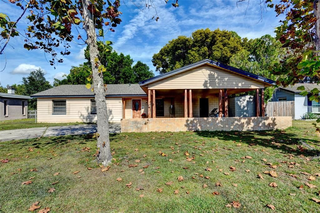 Activo con contrato: $335,000 (4 camas, 2 baños, 1525 Pies cuadrados)