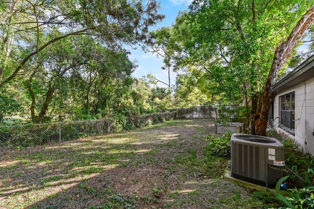 Activo con contrato: $335,000 (4 camas, 2 baños, 1525 Pies cuadrados)