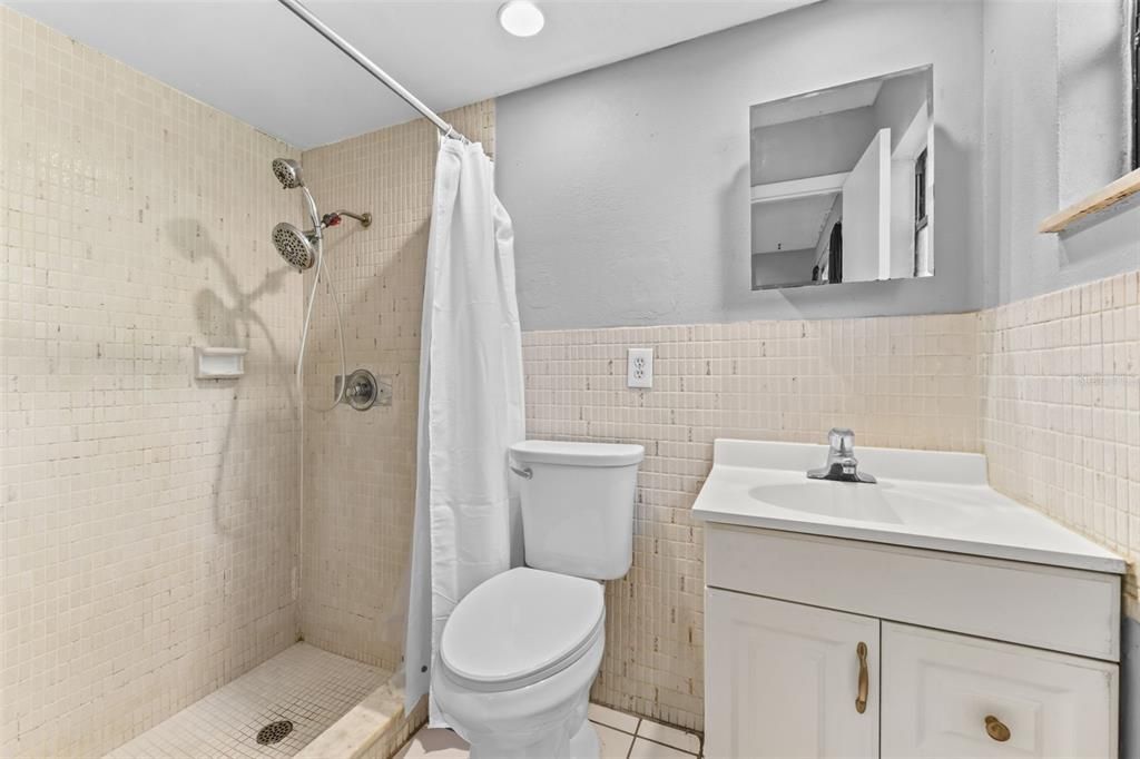 Activo con contrato: $335,000 (4 camas, 2 baños, 1525 Pies cuadrados)