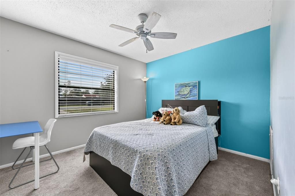 Activo con contrato: $335,000 (4 camas, 2 baños, 1525 Pies cuadrados)