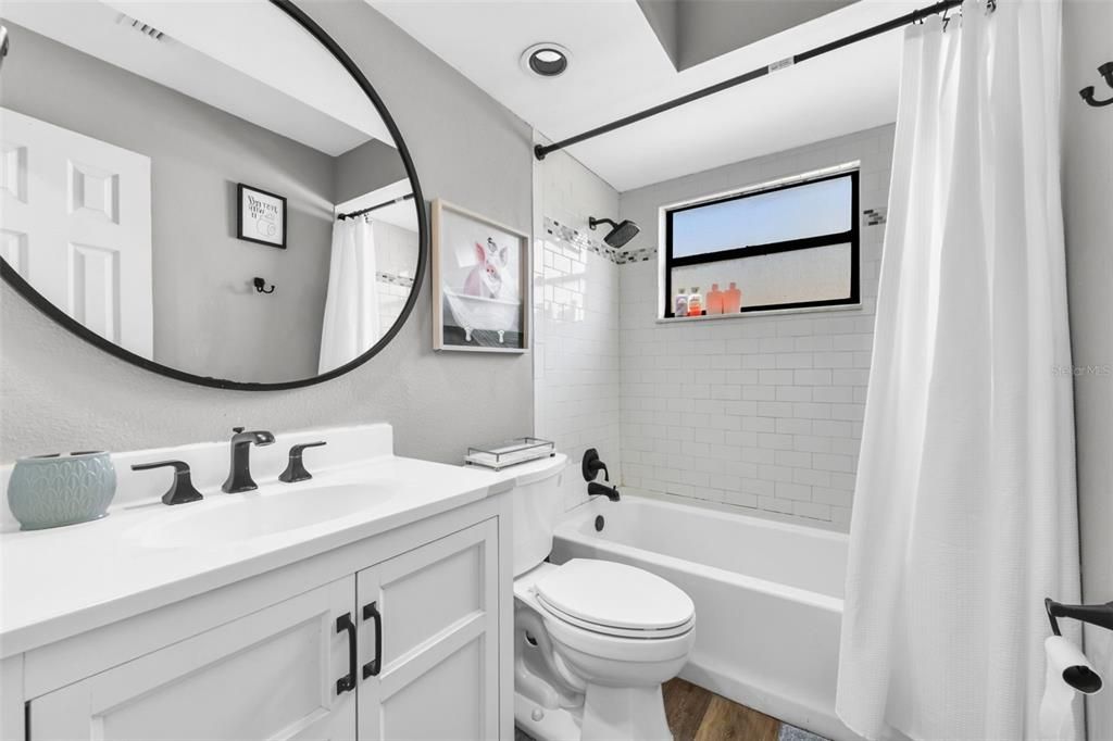 Activo con contrato: $335,000 (4 camas, 2 baños, 1525 Pies cuadrados)