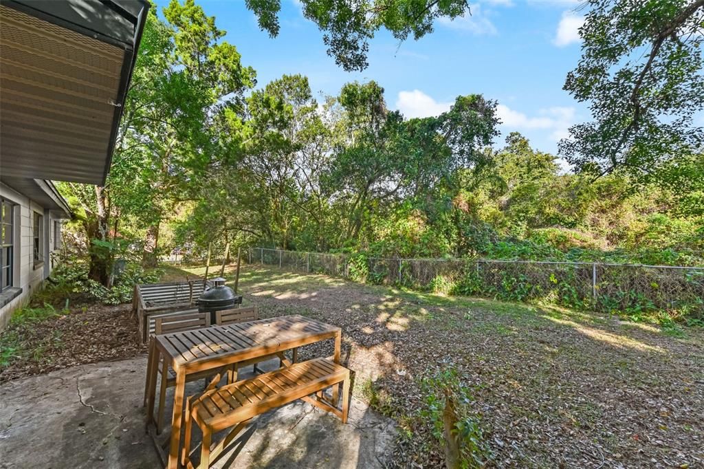 Activo con contrato: $335,000 (4 camas, 2 baños, 1525 Pies cuadrados)