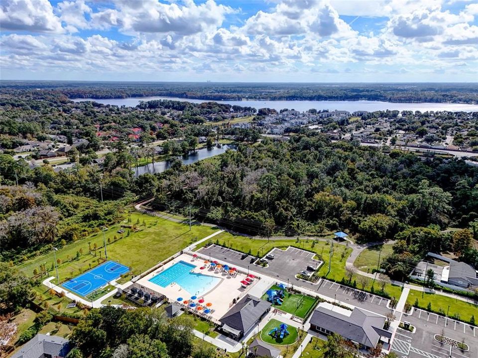 Activo con contrato: $335,000 (4 camas, 2 baños, 1525 Pies cuadrados)