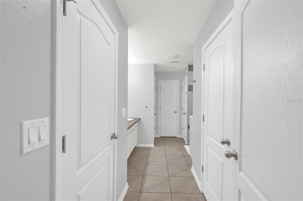 For Sale: $399,900 (3 beds, 3 baths, 2042 Square Feet)