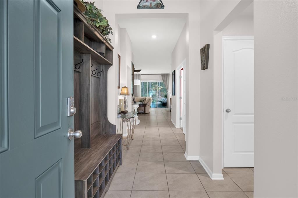 For Sale: $399,900 (3 beds, 3 baths, 2042 Square Feet)