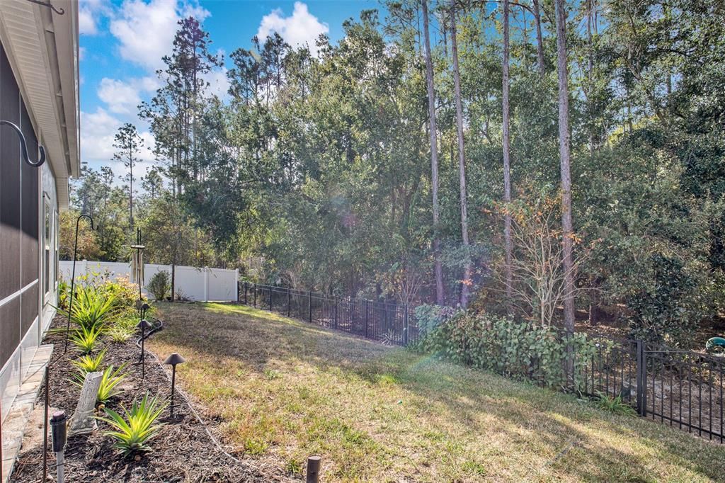 For Sale: $399,900 (3 beds, 3 baths, 2042 Square Feet)