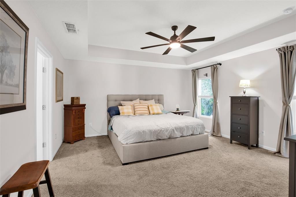 For Sale: $399,900 (3 beds, 3 baths, 2042 Square Feet)