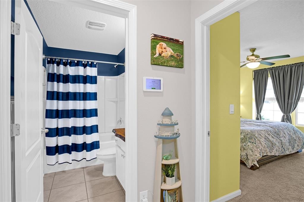 For Sale: $399,900 (3 beds, 3 baths, 2042 Square Feet)