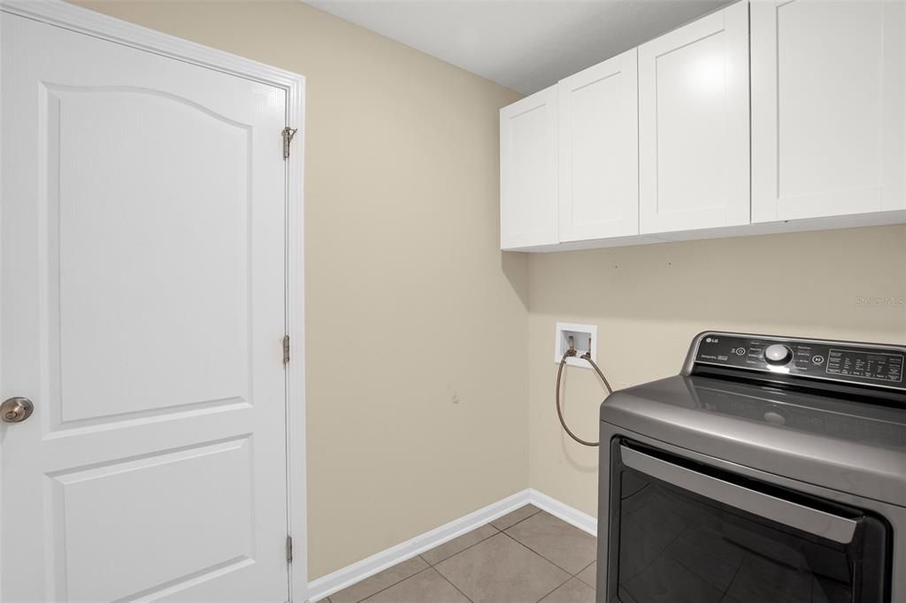 For Sale: $399,900 (3 beds, 3 baths, 2042 Square Feet)