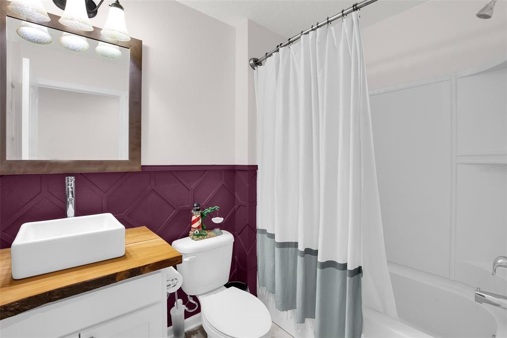 For Sale: $399,900 (3 beds, 3 baths, 2042 Square Feet)