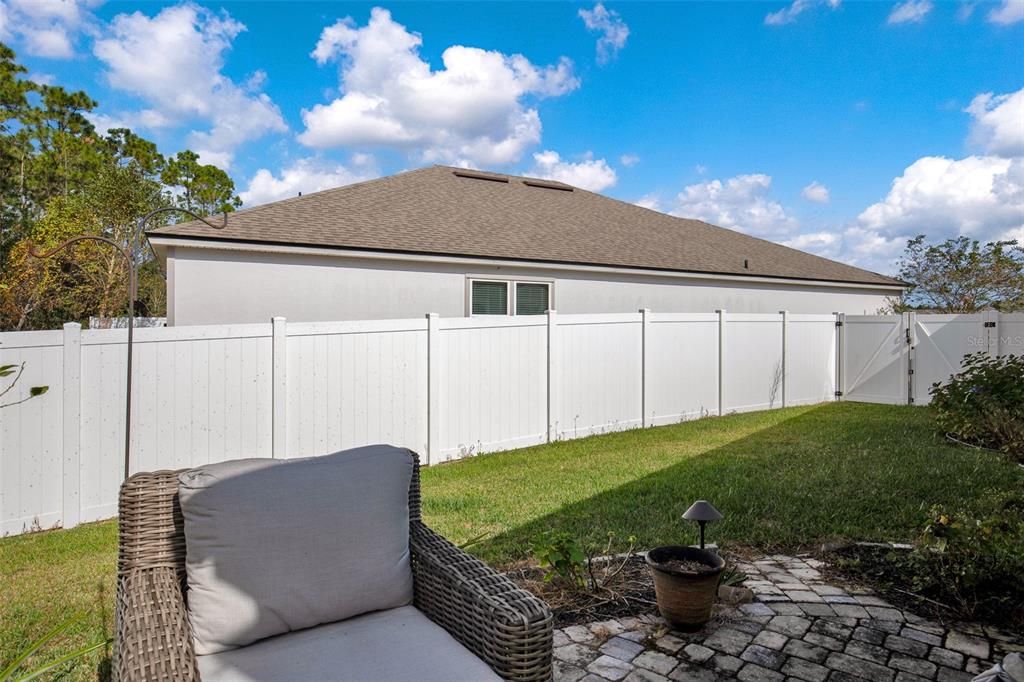 For Sale: $399,900 (3 beds, 3 baths, 2042 Square Feet)