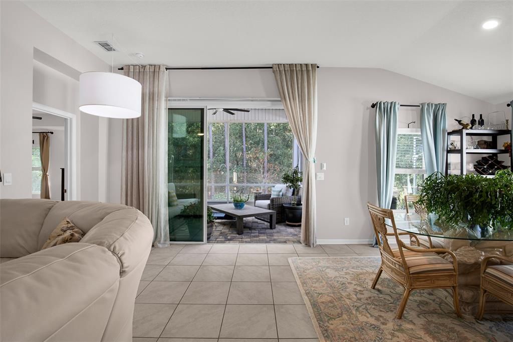 For Sale: $399,900 (3 beds, 3 baths, 2042 Square Feet)