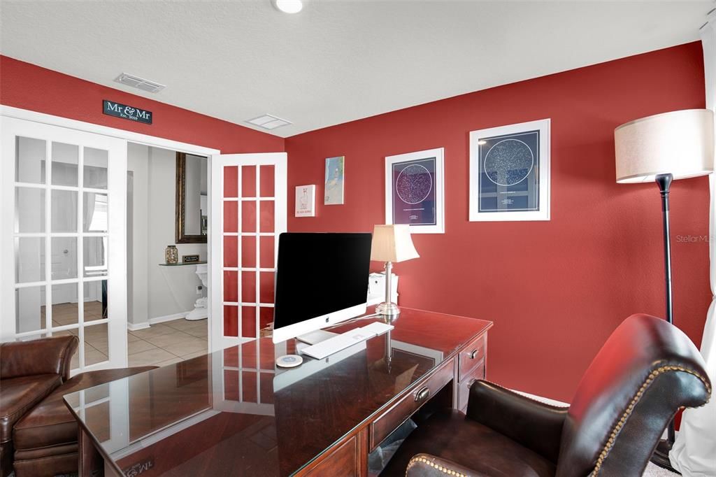 For Sale: $399,900 (3 beds, 3 baths, 2042 Square Feet)