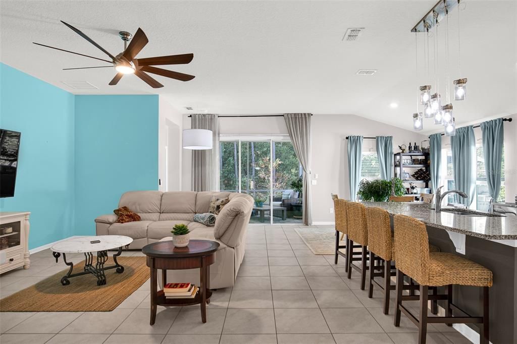 For Sale: $399,900 (3 beds, 3 baths, 2042 Square Feet)