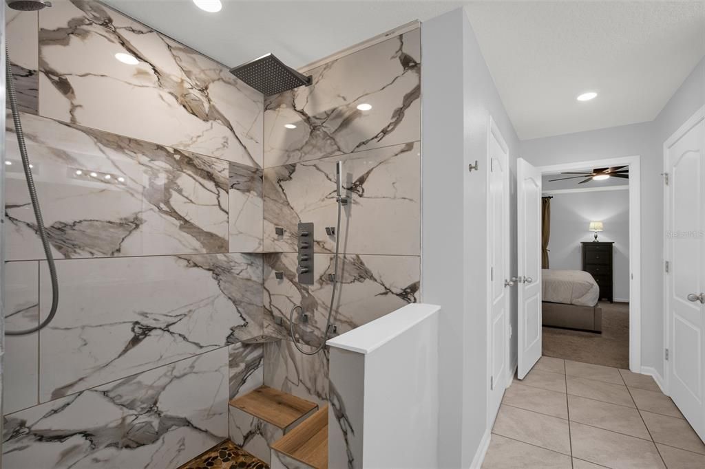 For Sale: $399,900 (3 beds, 3 baths, 2042 Square Feet)