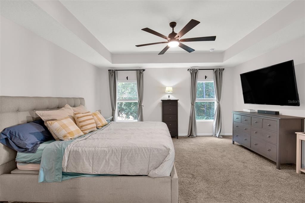 For Sale: $399,900 (3 beds, 3 baths, 2042 Square Feet)