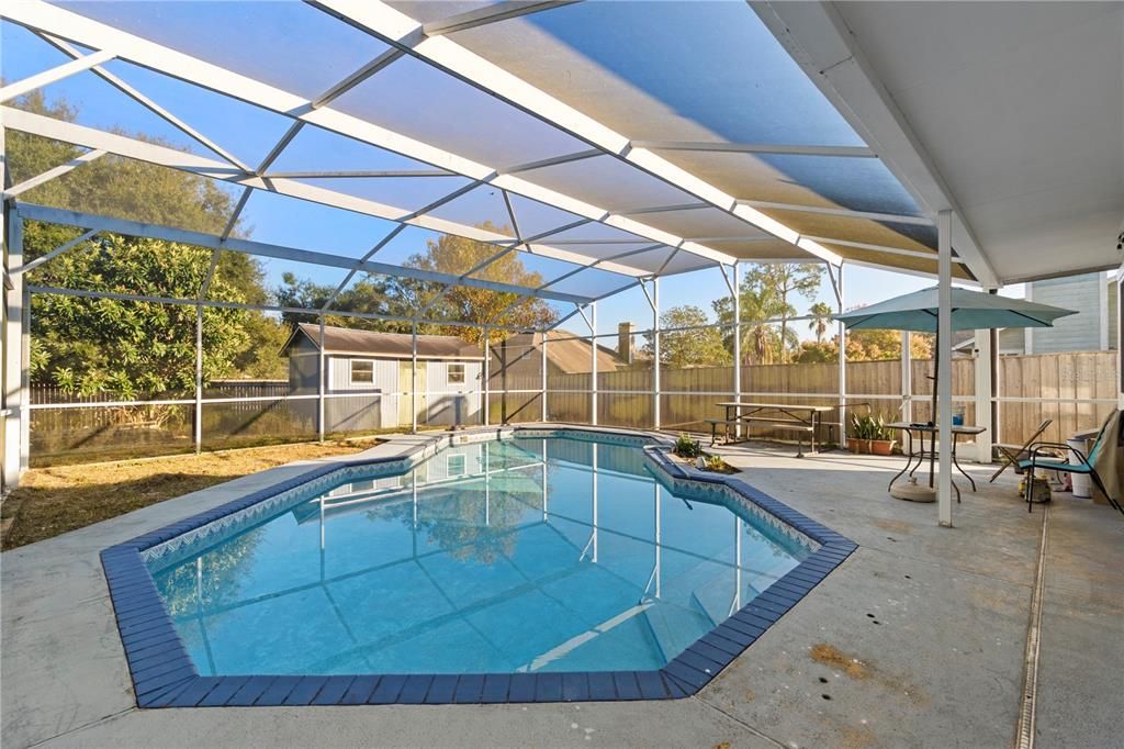 For Sale: $425,000 (5 beds, 3 baths, 2474 Square Feet)