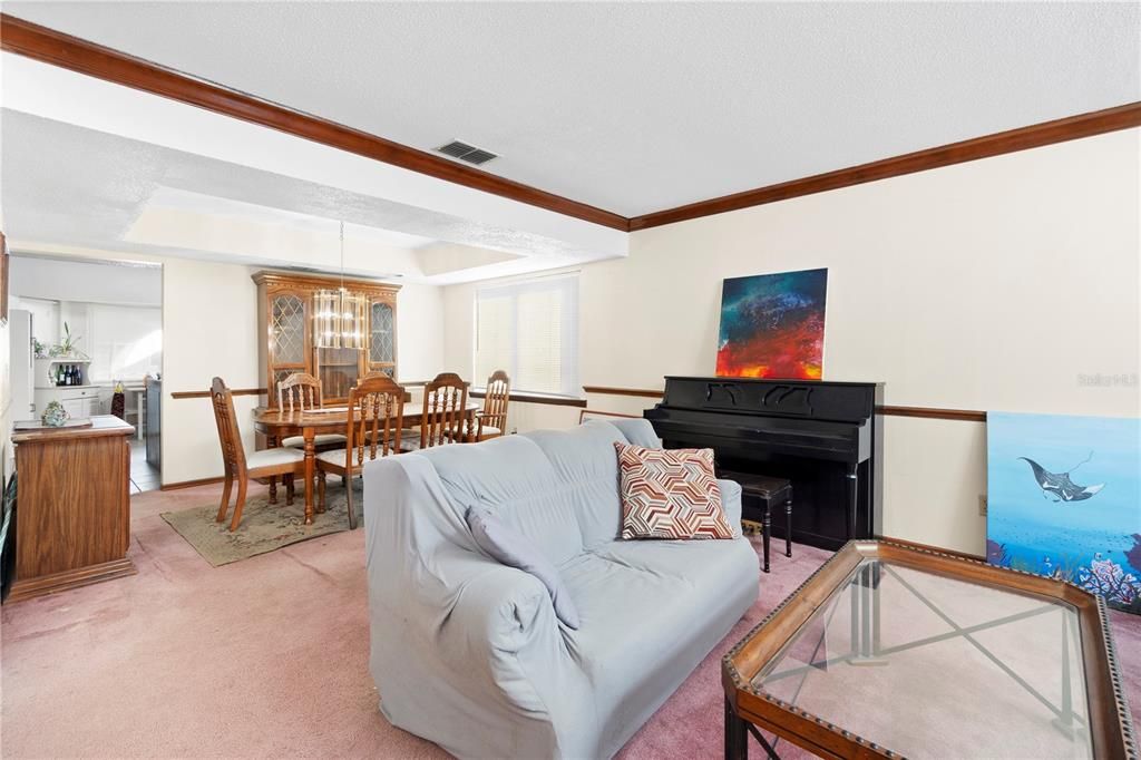 For Sale: $425,000 (5 beds, 3 baths, 2474 Square Feet)