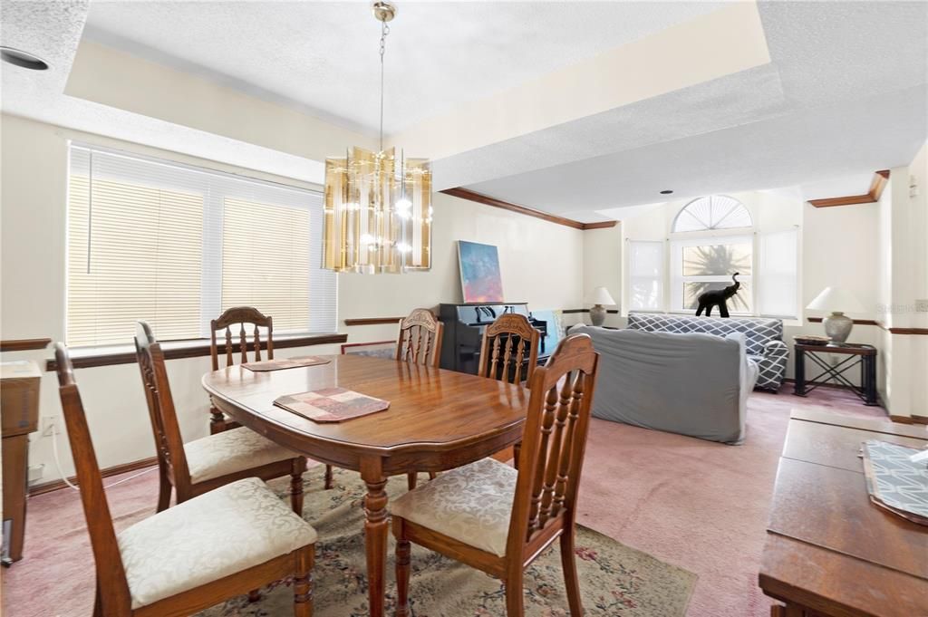 For Sale: $425,000 (5 beds, 3 baths, 2474 Square Feet)