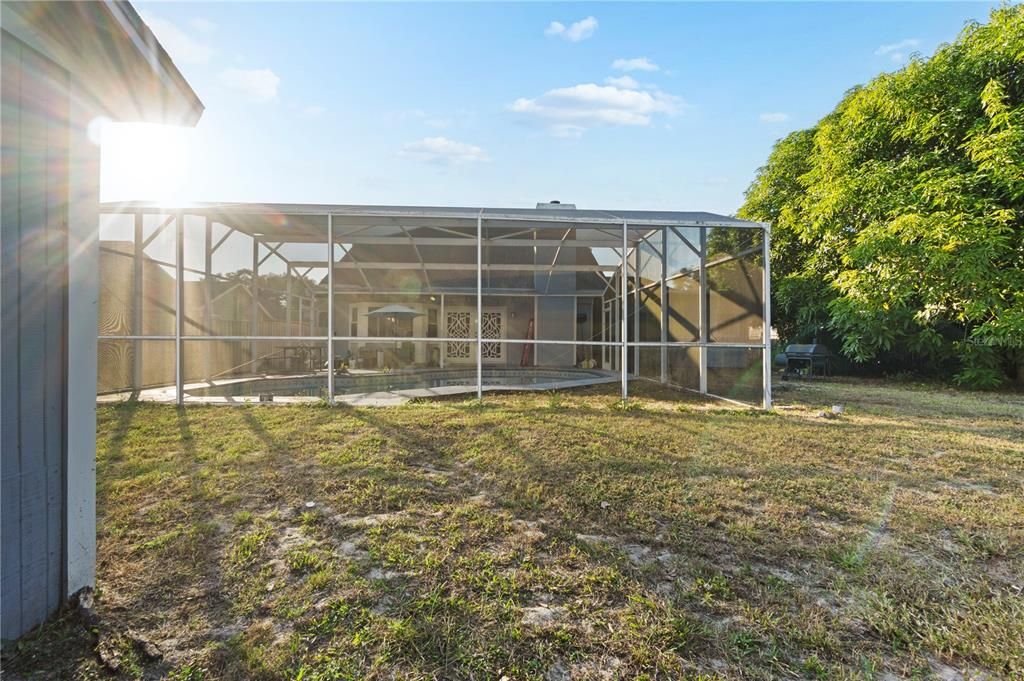 For Sale: $425,000 (5 beds, 3 baths, 2474 Square Feet)