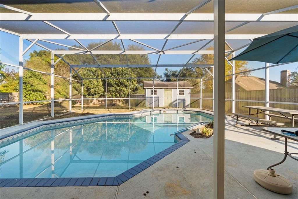 For Sale: $425,000 (5 beds, 3 baths, 2474 Square Feet)