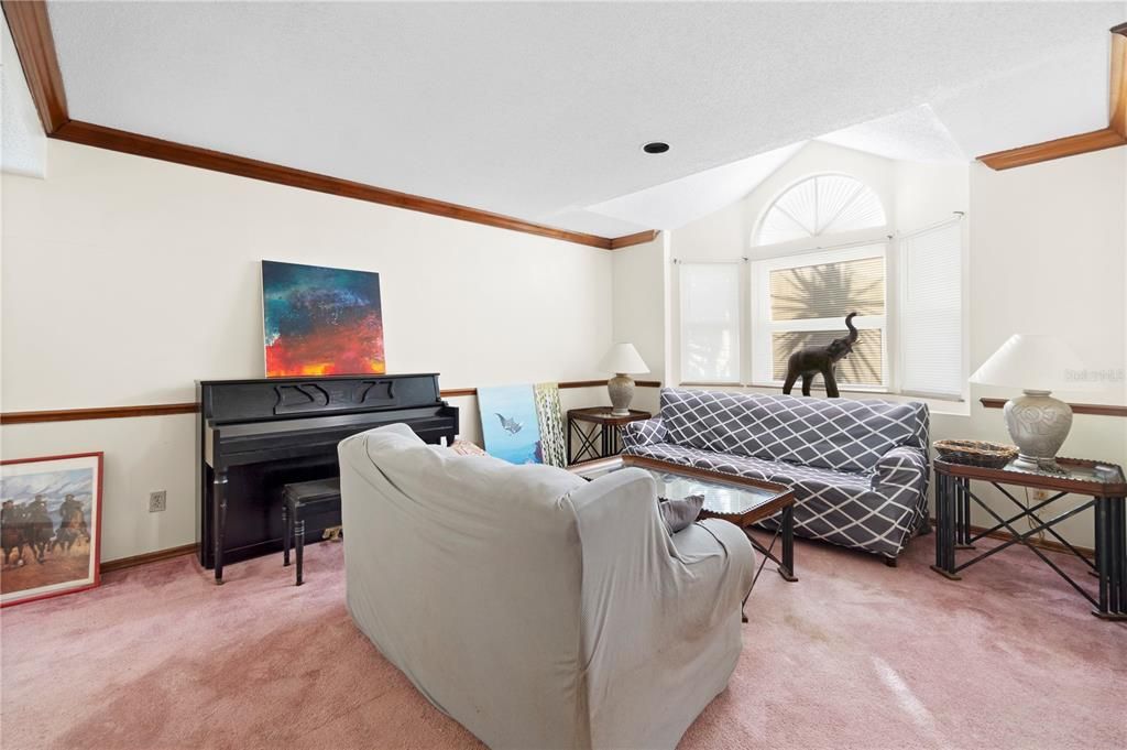 For Sale: $425,000 (5 beds, 3 baths, 2474 Square Feet)