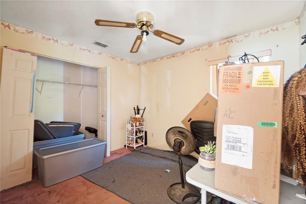 For Sale: $425,000 (5 beds, 3 baths, 2474 Square Feet)