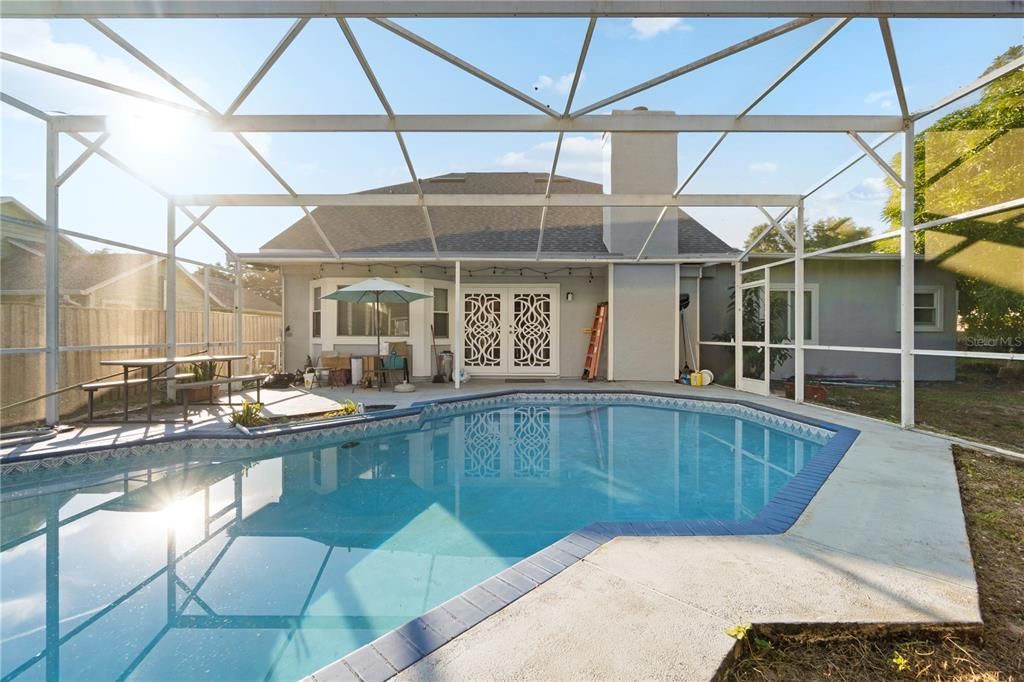 For Sale: $425,000 (5 beds, 3 baths, 2474 Square Feet)