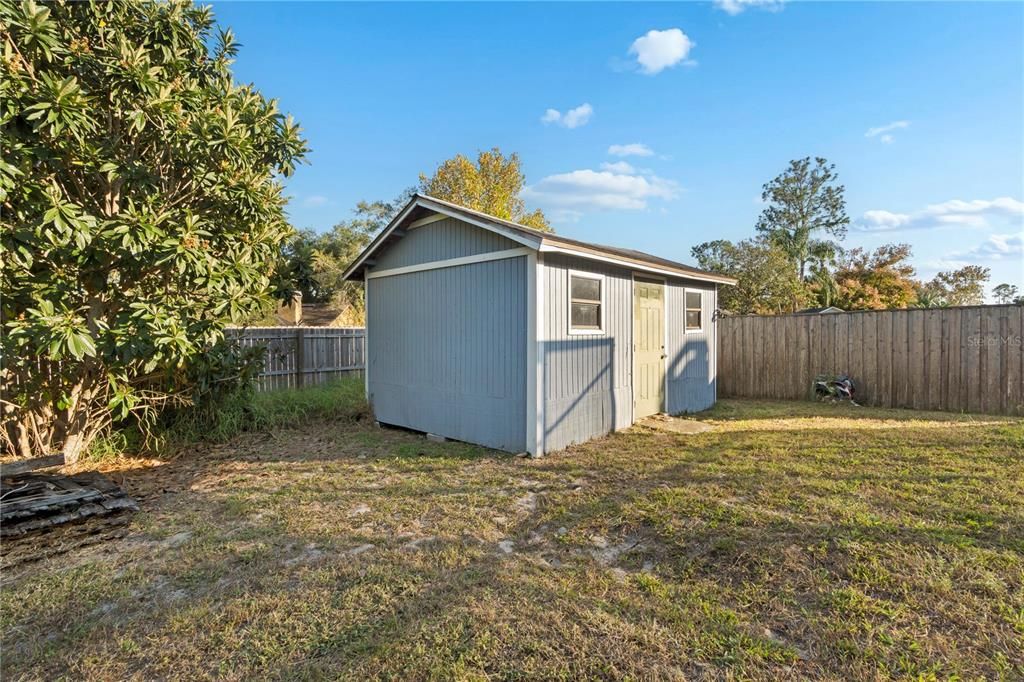 For Sale: $425,000 (5 beds, 3 baths, 2474 Square Feet)