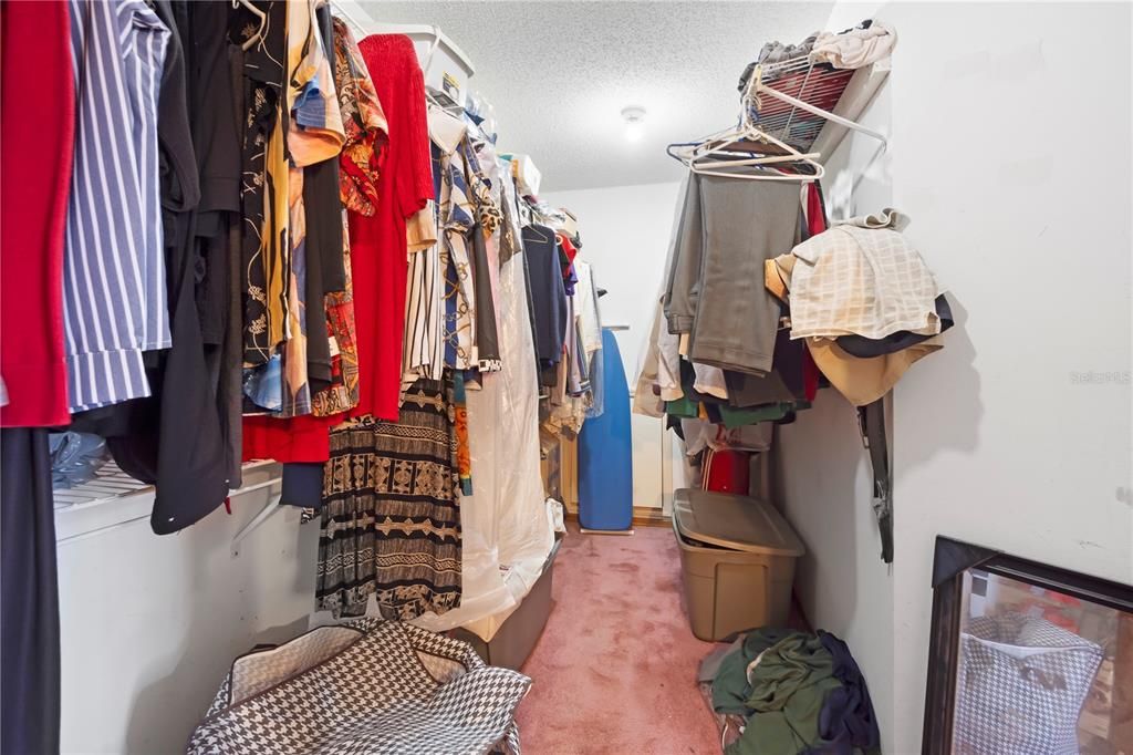 For Sale: $425,000 (5 beds, 3 baths, 2474 Square Feet)