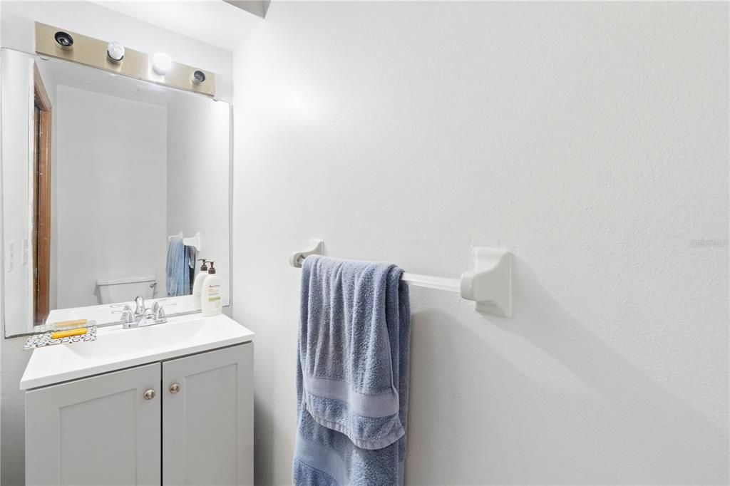 For Sale: $425,000 (5 beds, 3 baths, 2474 Square Feet)