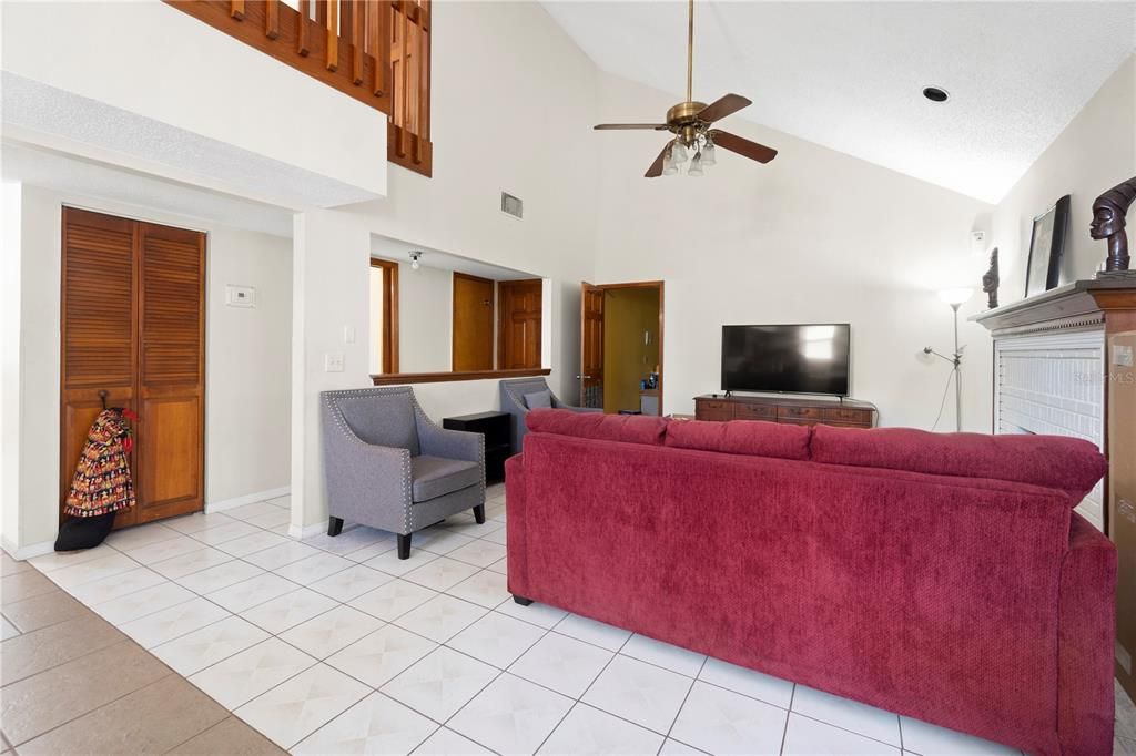 For Sale: $425,000 (5 beds, 3 baths, 2474 Square Feet)