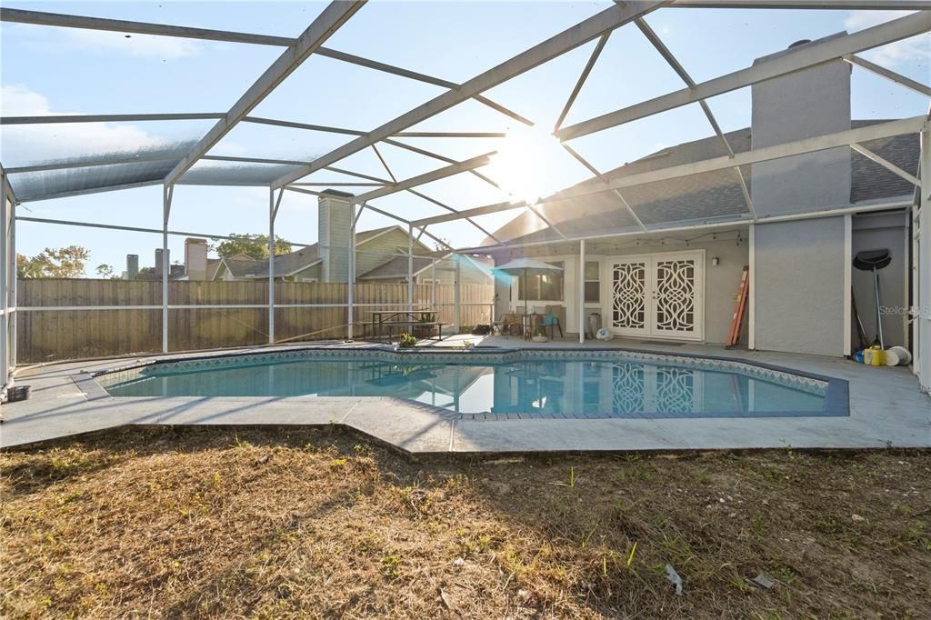 For Sale: $425,000 (5 beds, 3 baths, 2474 Square Feet)