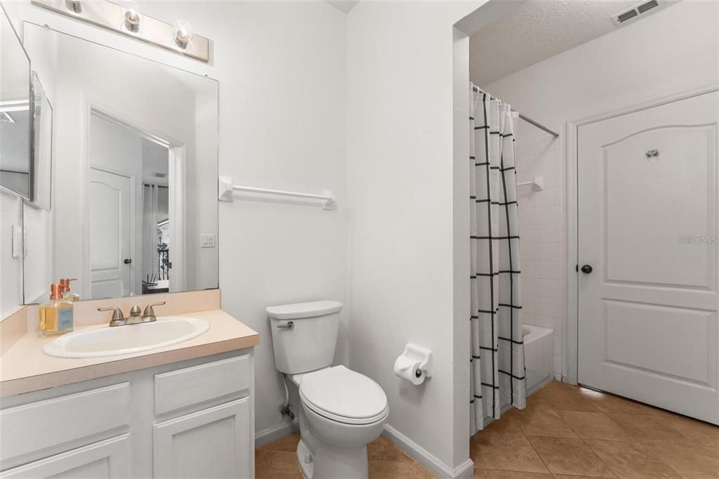 На продажу: $205,000 (3 спален, 2 ванн, 1405 Квадратных фут)