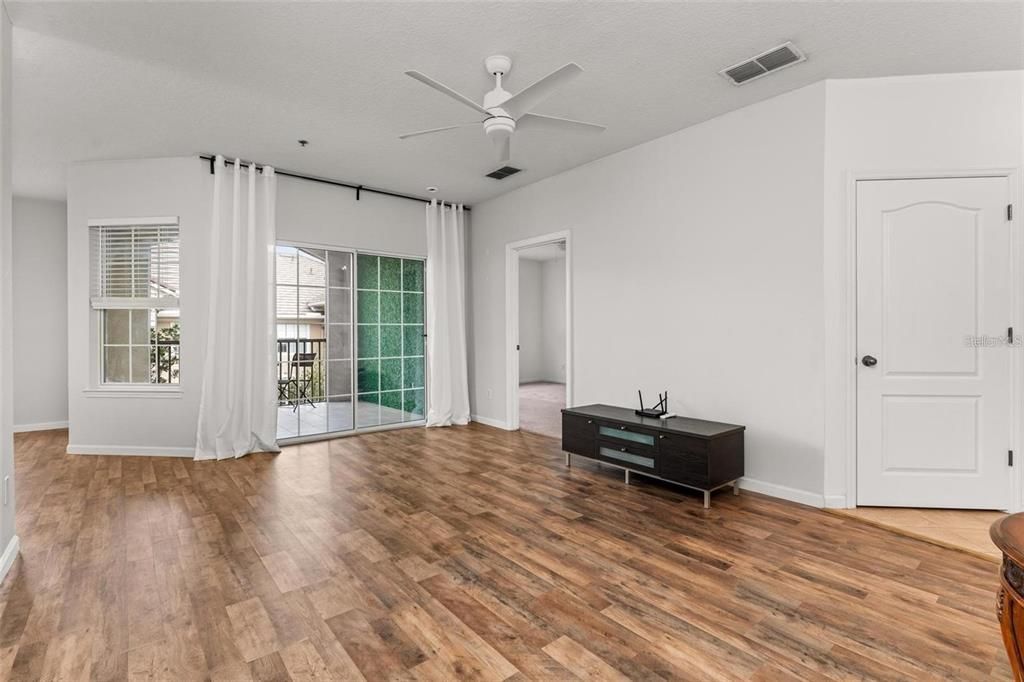 На продажу: $205,000 (3 спален, 2 ванн, 1405 Квадратных фут)