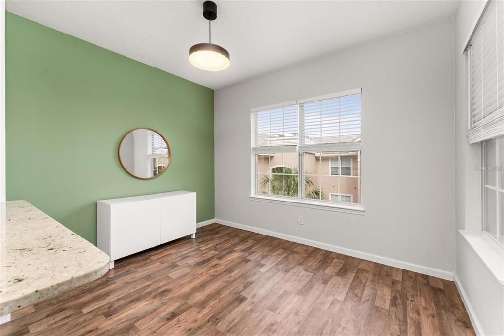 На продажу: $205,000 (3 спален, 2 ванн, 1405 Квадратных фут)