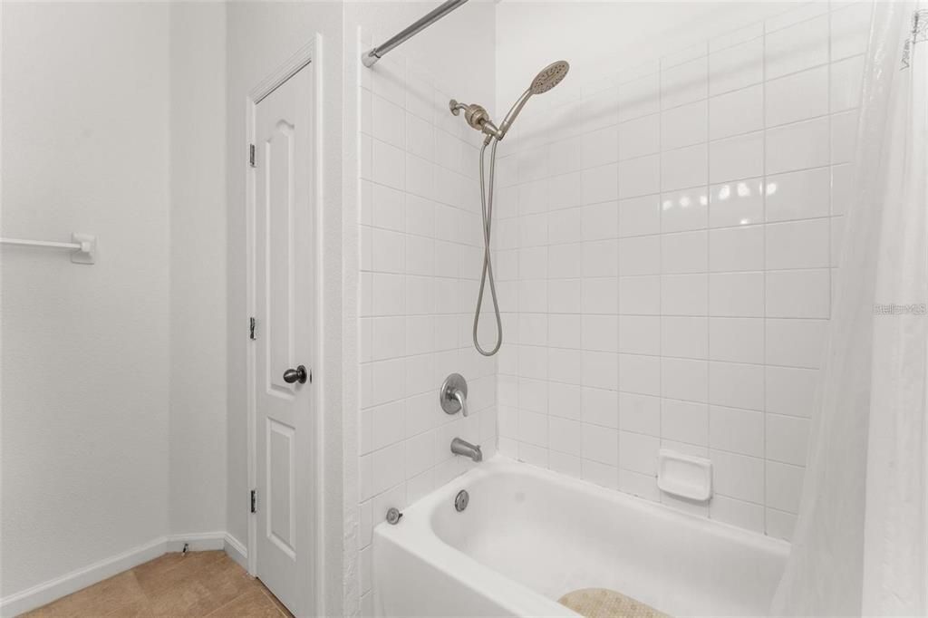 На продажу: $205,000 (3 спален, 2 ванн, 1405 Квадратных фут)