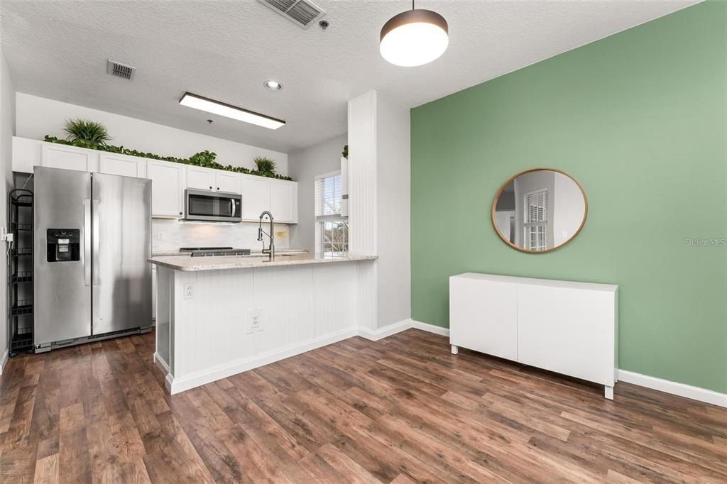 На продажу: $205,000 (3 спален, 2 ванн, 1405 Квадратных фут)