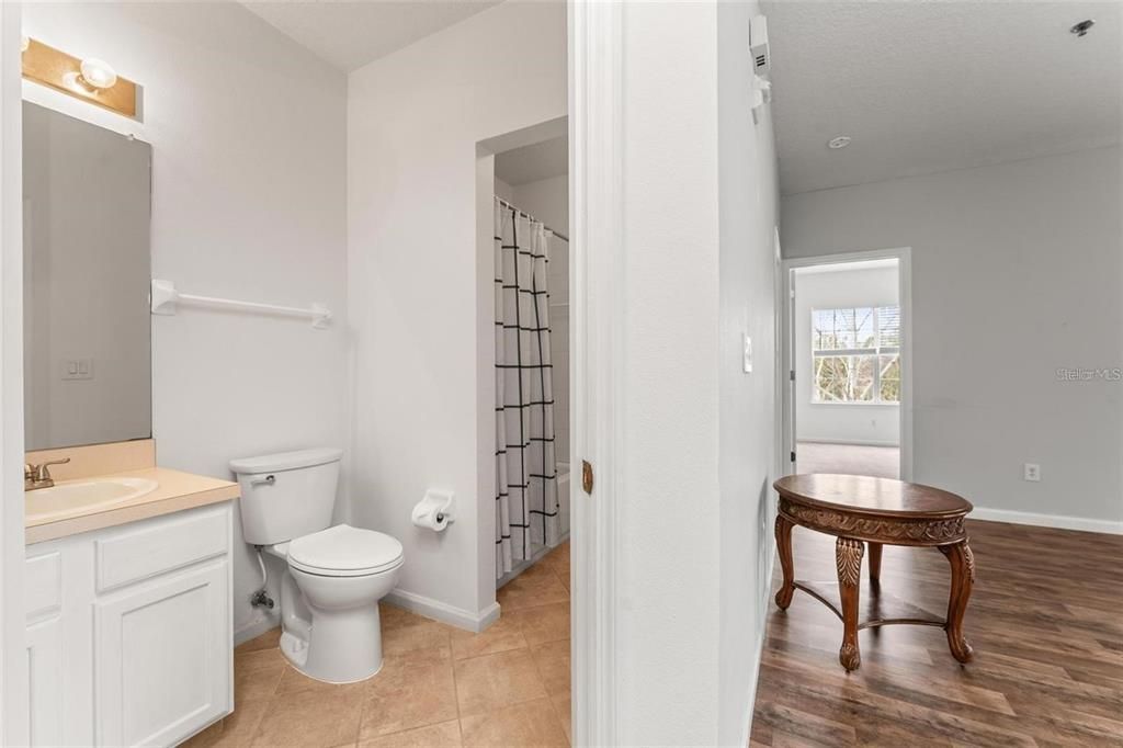 На продажу: $205,000 (3 спален, 2 ванн, 1405 Квадратных фут)